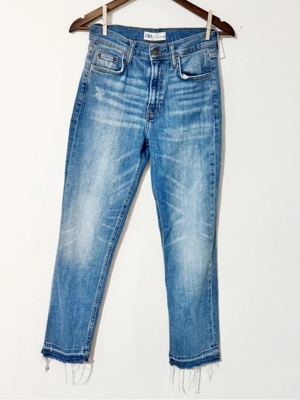 Zara Light Slim Straight Jeans size 6